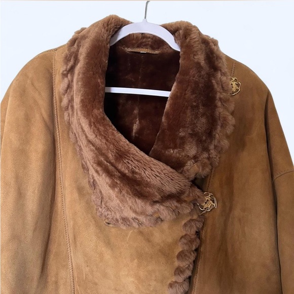 🌟AMAZING FAUX FUR JACKET!🌟 - Picture 4 of 5